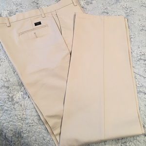 Men’s Docker’s signature pants